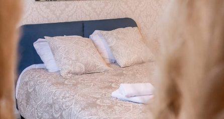 Chambre Charme — lit